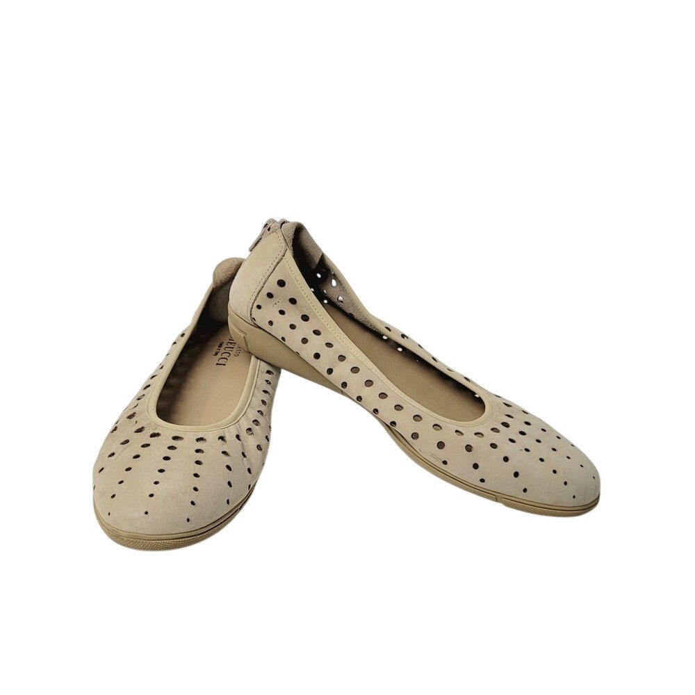 Sesto Meucci Diva Ivory Beige Flats Perforated Skimmer Back‎ Zipper Wedge sz 9.5